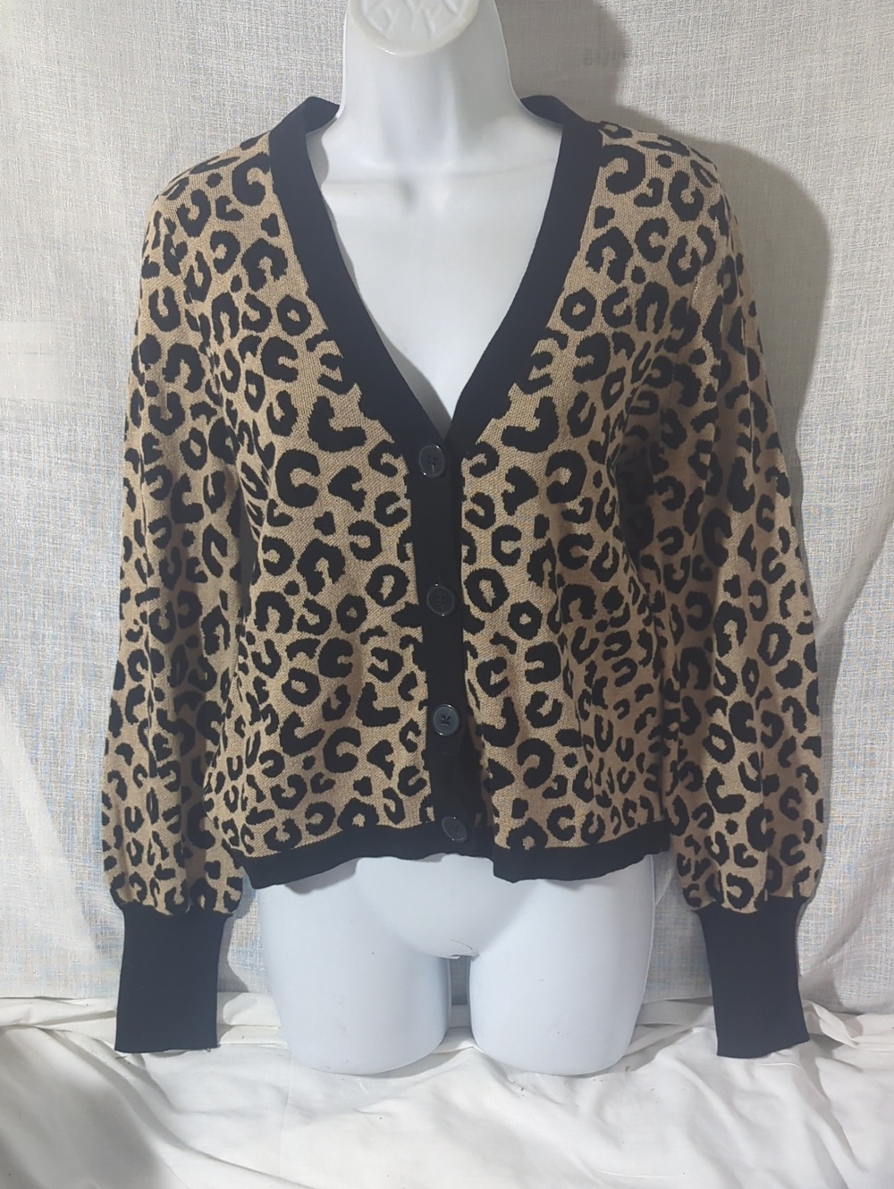 Vince Camuto Leopard Print V-Neck Button Cardigan - Tan & Black
